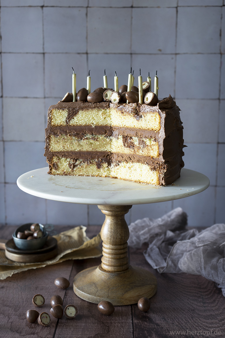 Schokoladen-Marmor-Torte oder ein verspätetes Geburtstags-Törtchen