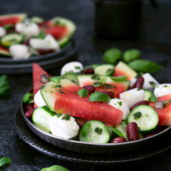 Zweierlei Melonensalat mit Kidneybohnen und Mozzarella