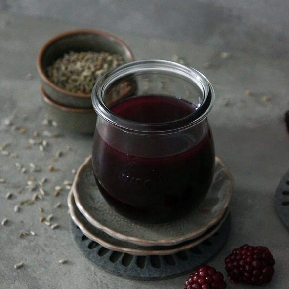 Brombeer-Lavendel-Sirup