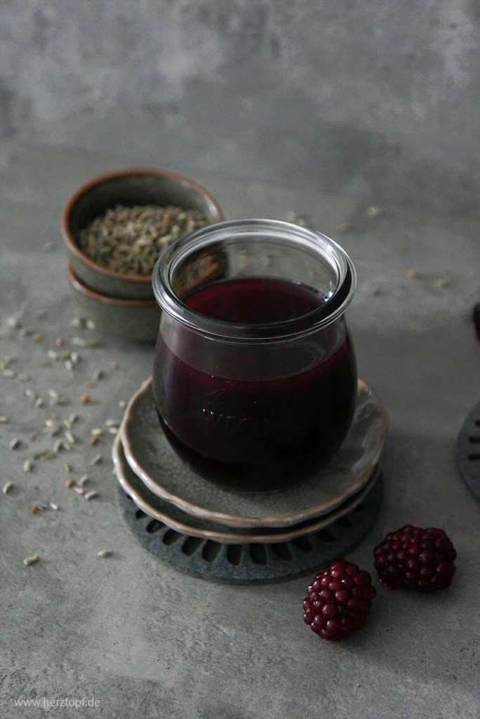 Brombeer-Lavendel-Sirup