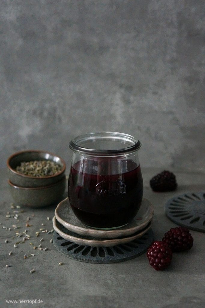 Brombeer-Lavendel-Sirup