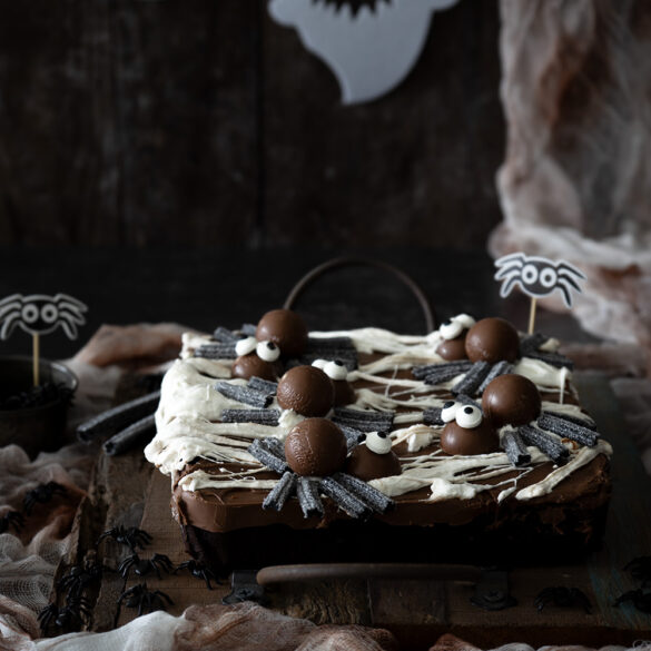 Gruselige Schokoladen Brownies mit Spinnen | Spooky Spider Brownies