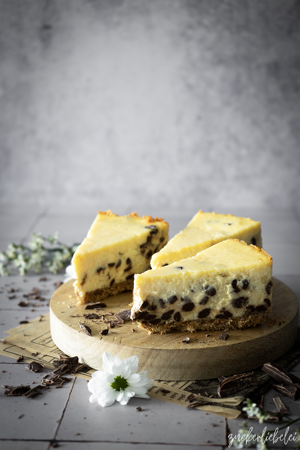 Chocolate Chip Cheesecake mit Salzbrezelboden