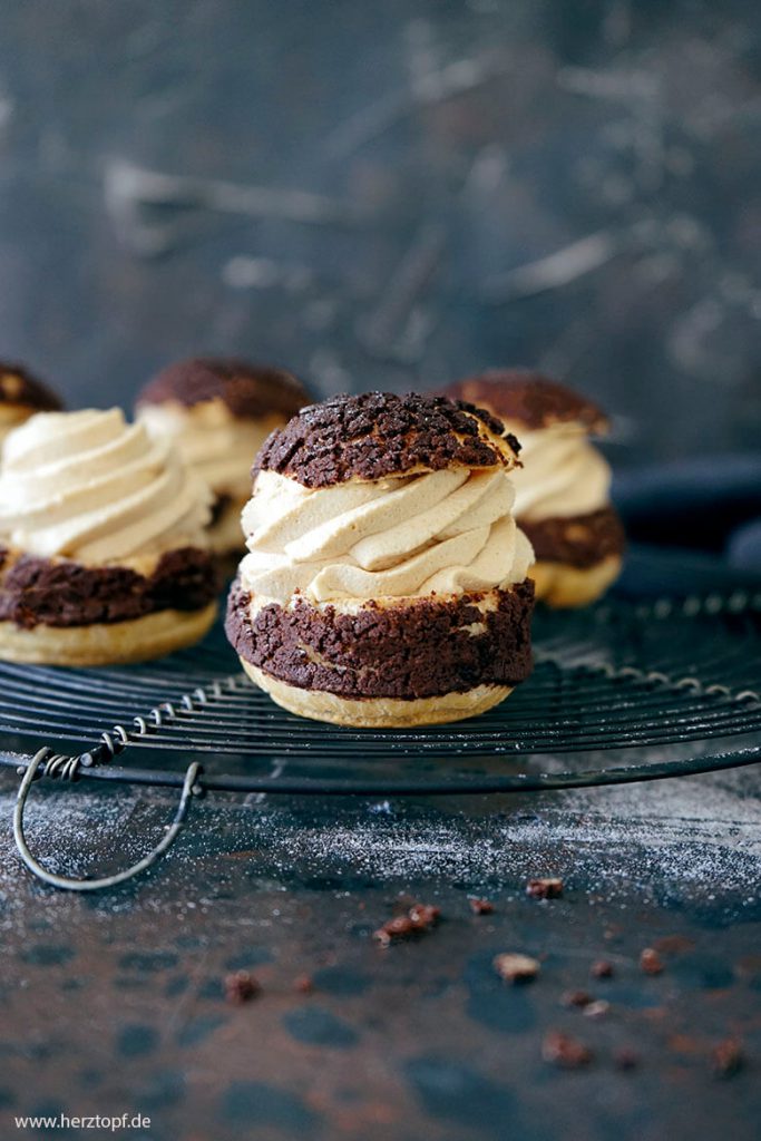 Choux au Craquelin | Windbeutel mit Espresso-Sahne und einer Keks-Schicht