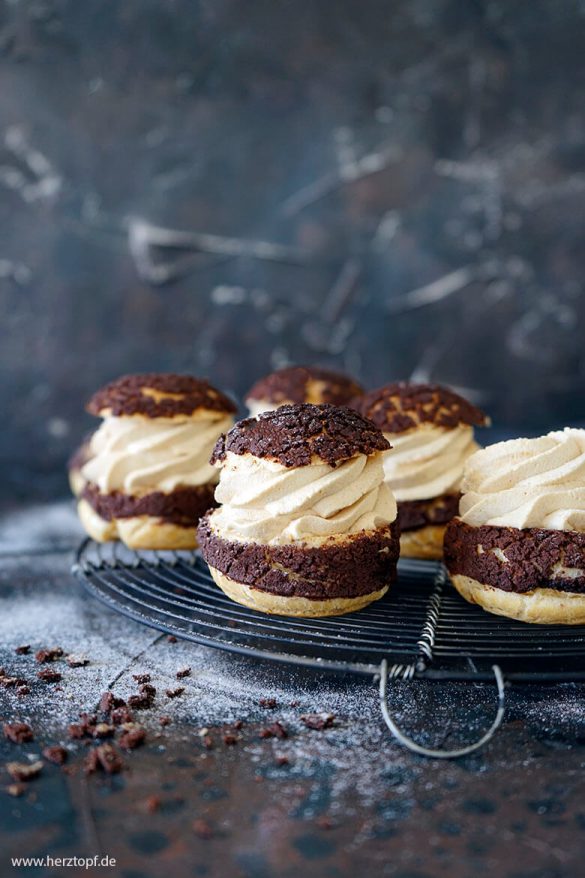 Choux au Craquelin | Windbeutel mit Espresso-Sahne und einer Keks ...