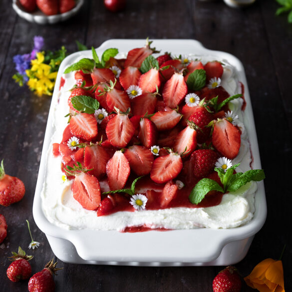 Sommerliches Erdbeer Tiramisu ohne Eier