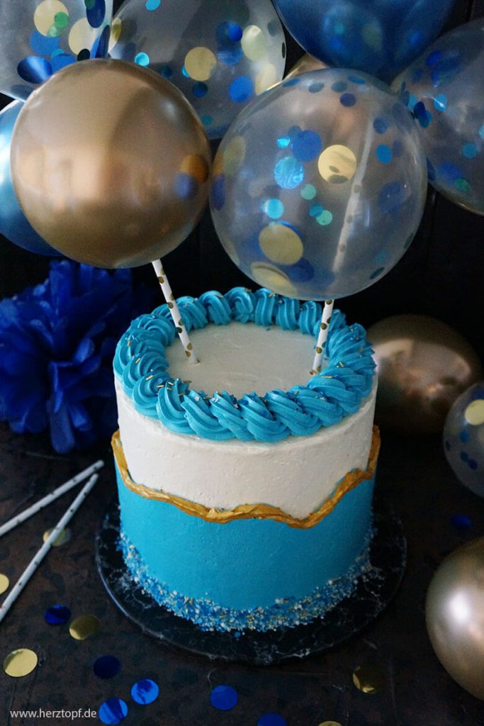 Geburtstagstorte mit Luftballons | Fault Line Cake mit Schweizer Buttercreme und Schoko-Cantuccini-Böden