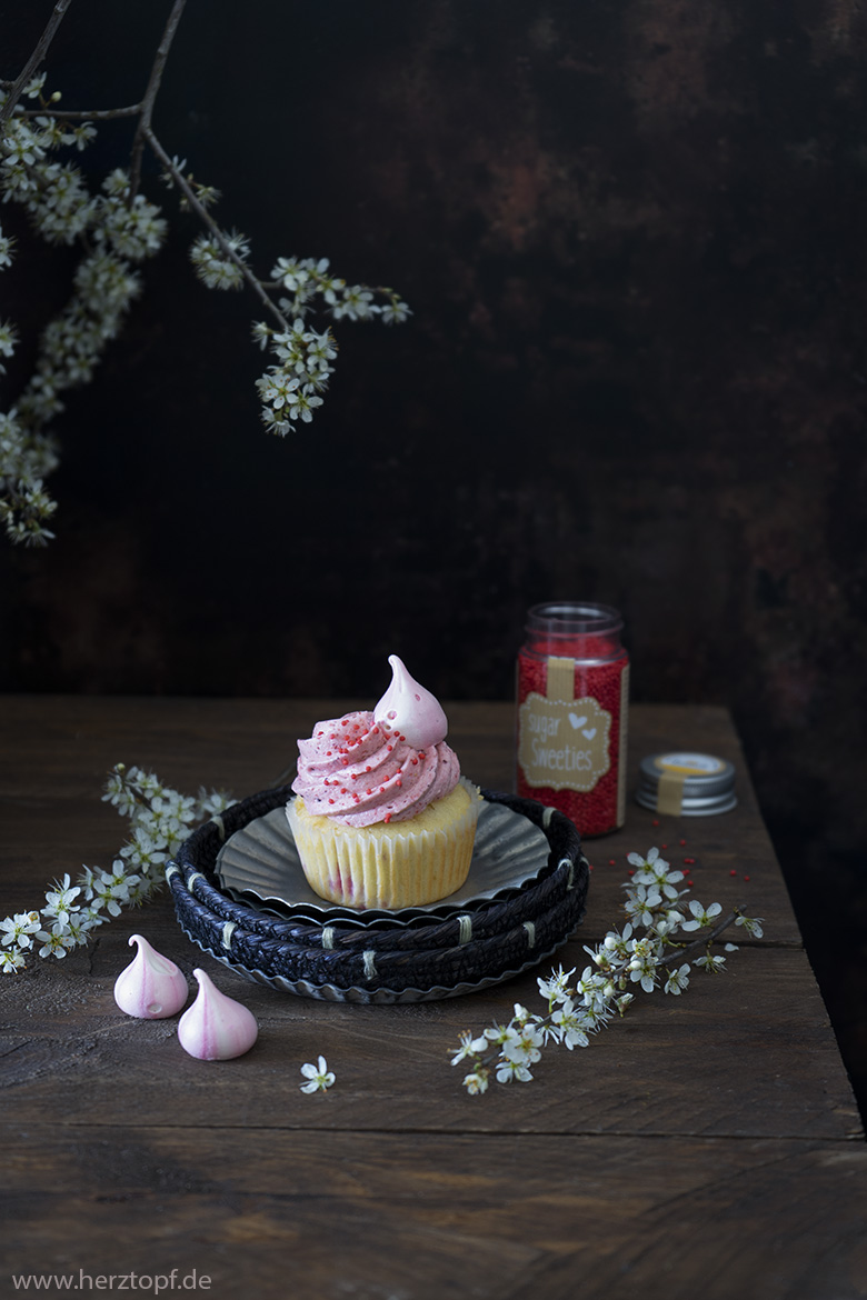 Himbeer Cupcakes mit Himbeer-Frischkäse-Frosting