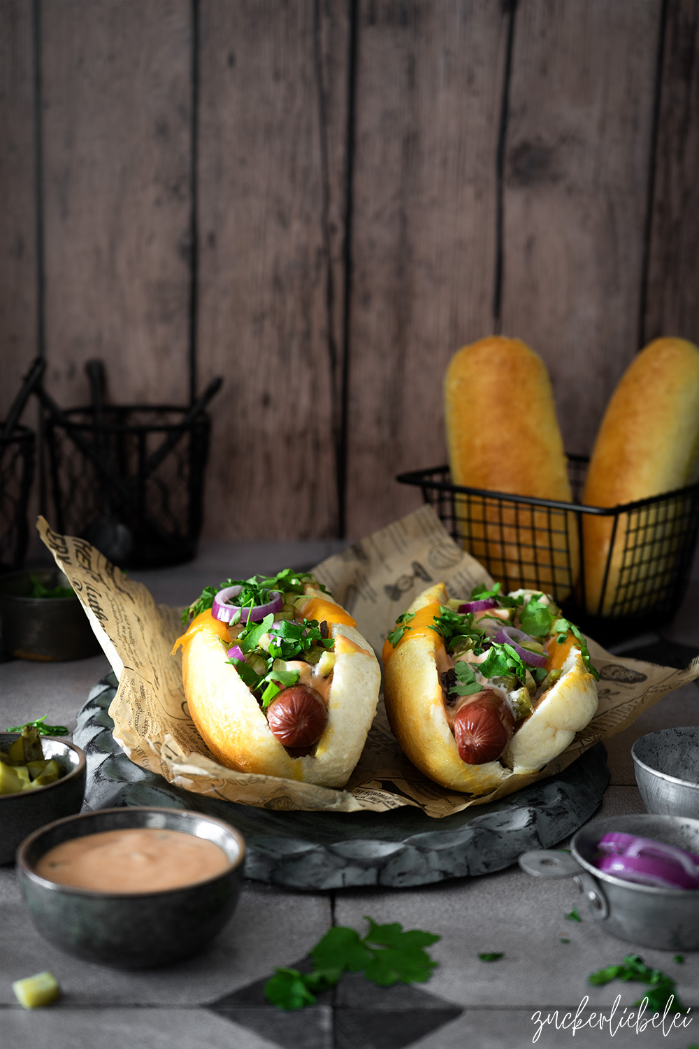 Homemade Hot Dog Brötchen lecker gefüllt | Hot Dog Buns