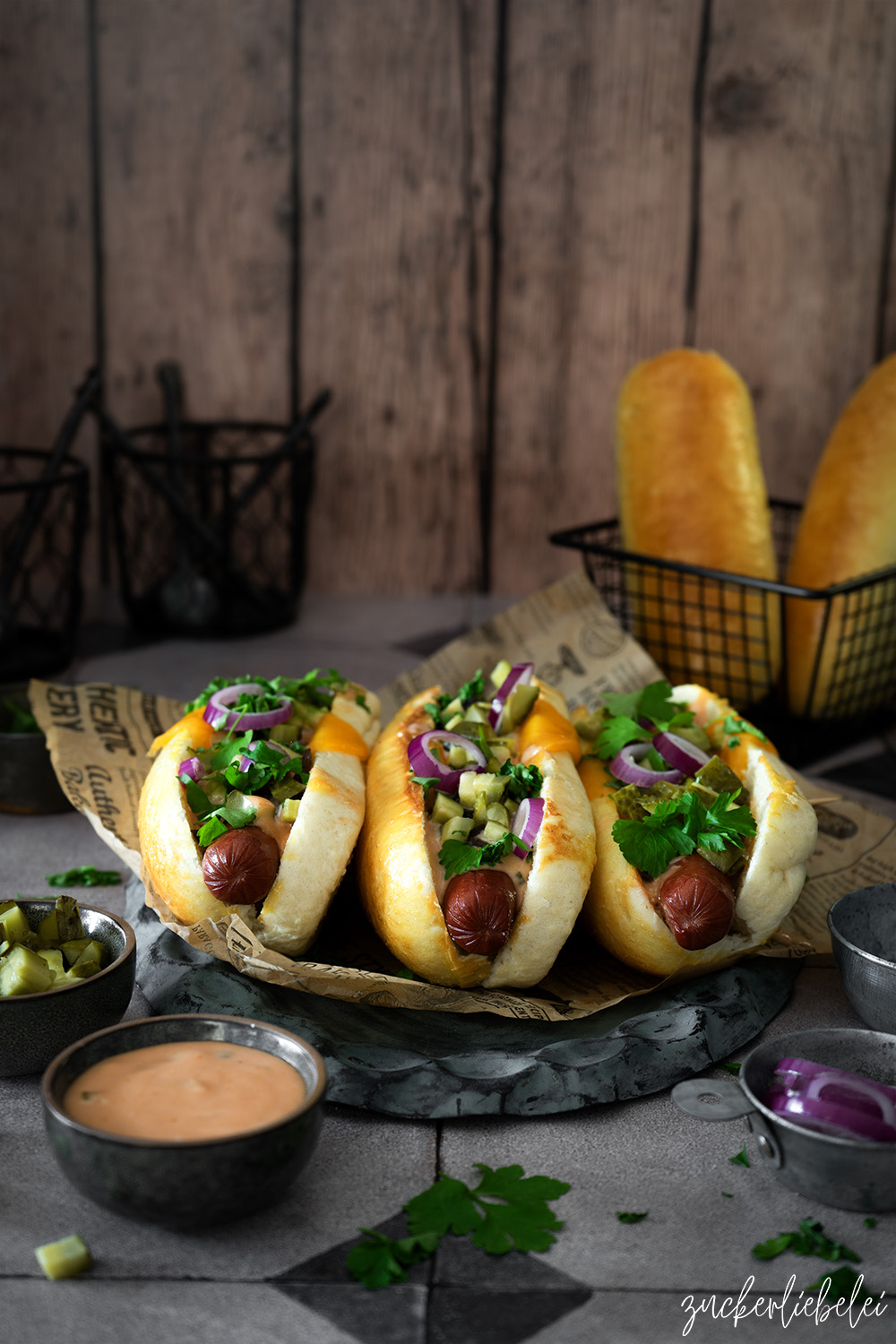 Homemade Hot Dog Brötchen lecker gefüllt | Hot Dog Buns