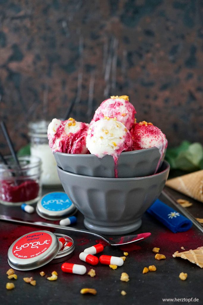 Joghurt-Krokant-Eis mit roter Beete | mit oder ohne Eismaschine (Werbung für YOGUT Starterkulturen)