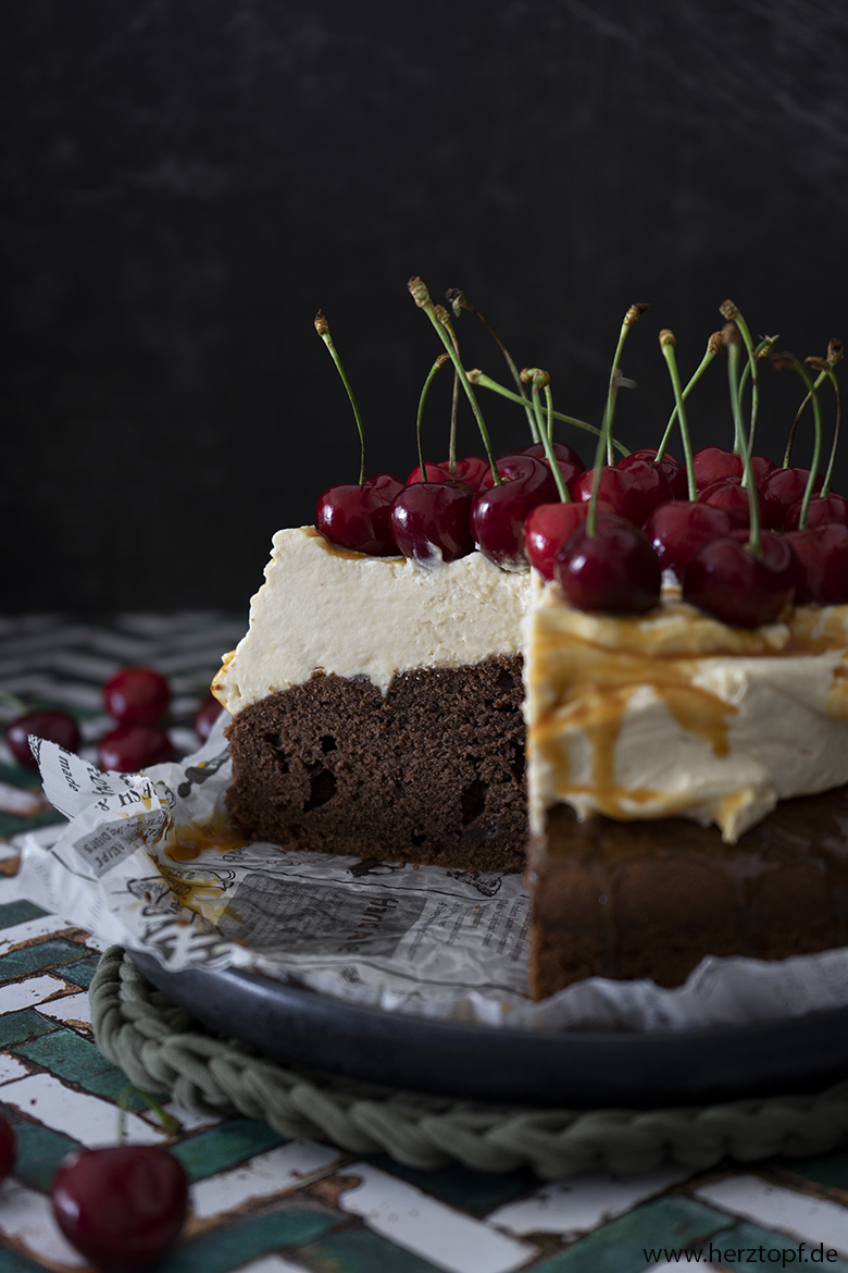 Kirsch-Mascarpone-Kuchen mit Karamellcreme