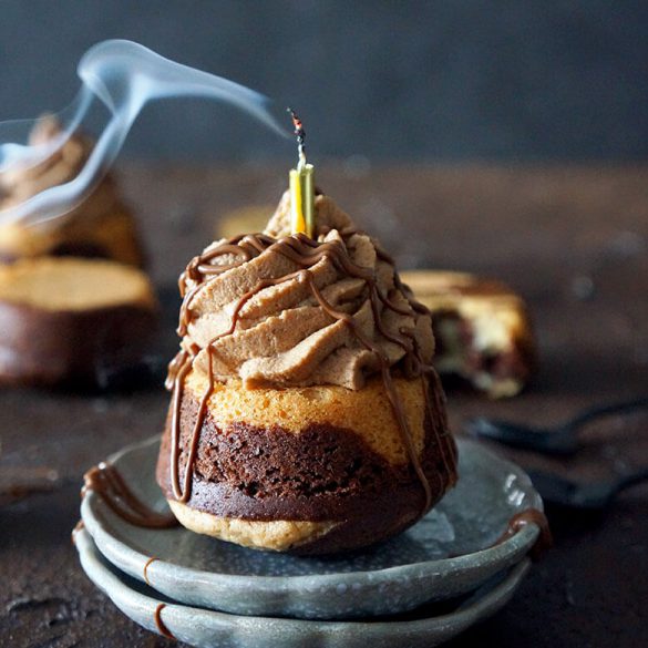 Kleine Marmor-Törtchen mit Nougat-Sahne und der 1. Bloggeburtstag