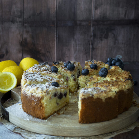 Lemon Curd Streuselkuchen mit Blaubeeren