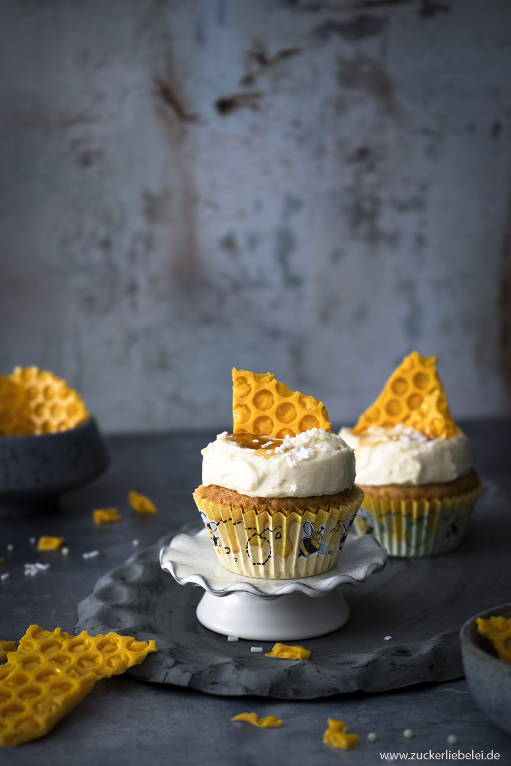 Lio's honigsüße Bienchen Cupcakes | honey bee Cupcakes