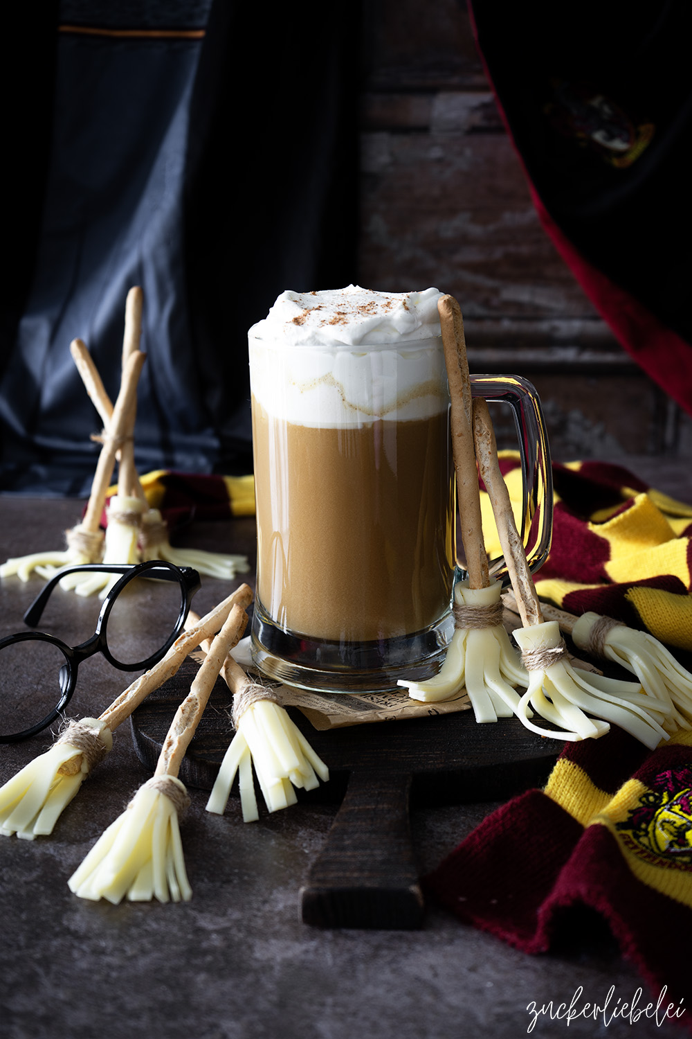 Magisches Butterbier und verhexte Käse-Besen