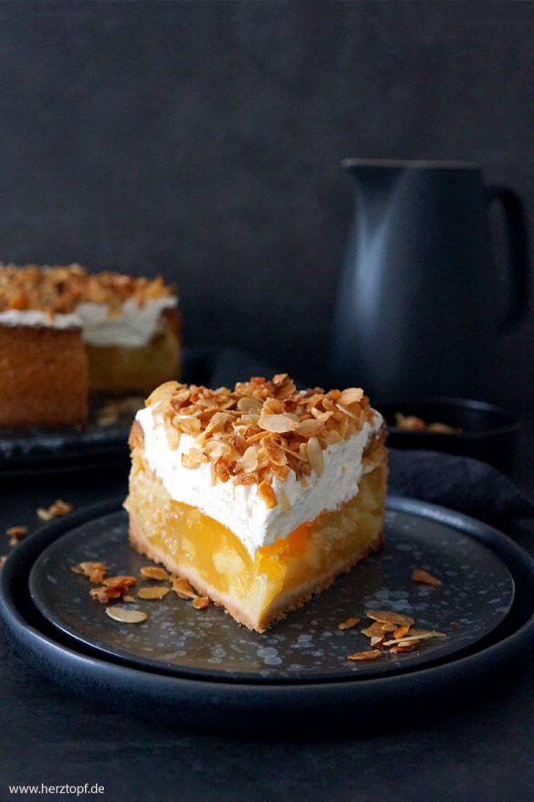 Mama&amp;#39;s Apfel-Torte mit Weißwein und karamellisierten Mandeln ...