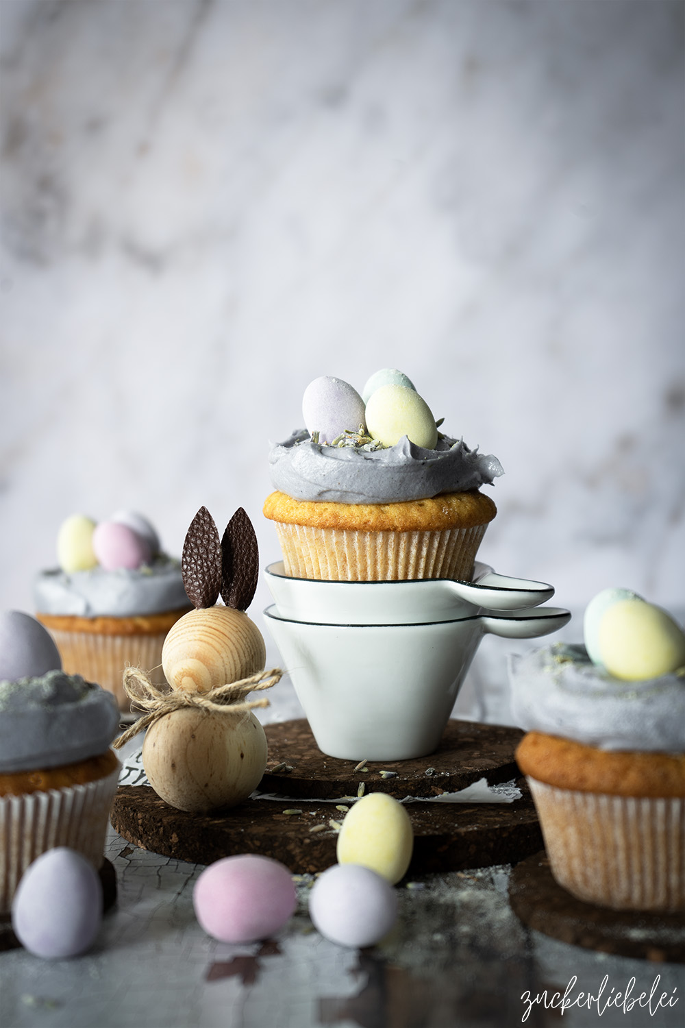 Marzipan Cupcakes mit Lavendel Creme und Lavendelzucker