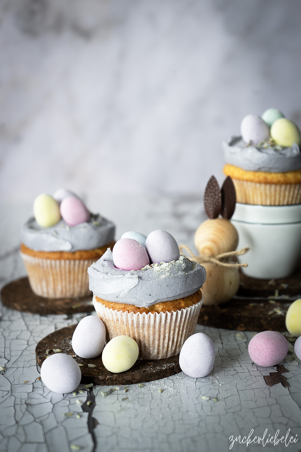 Marzipan Cupcakes mit Lavendel Creme und Lavendelzucker