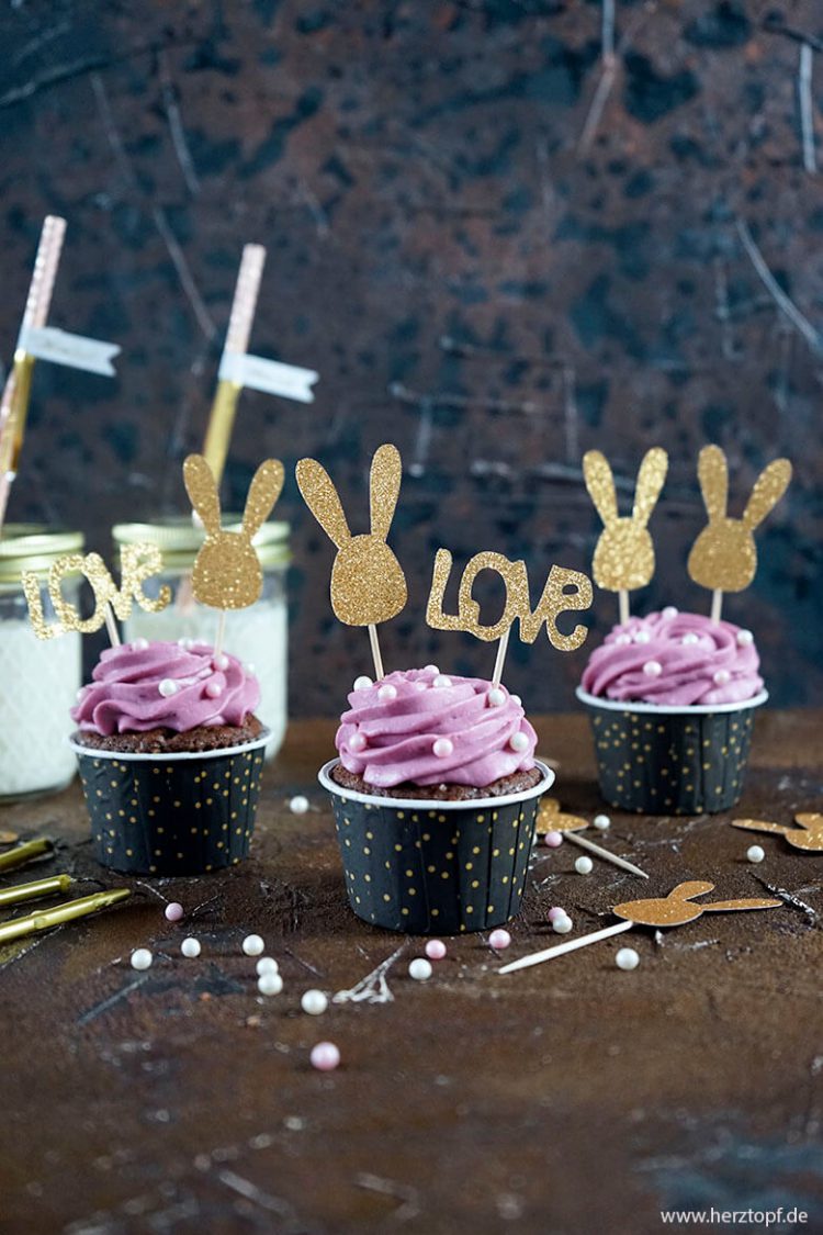 Mia&amp;#39;s Geburtstags-Cupcakes mit Schokolade und Brombeer-Tonkabohnen ...