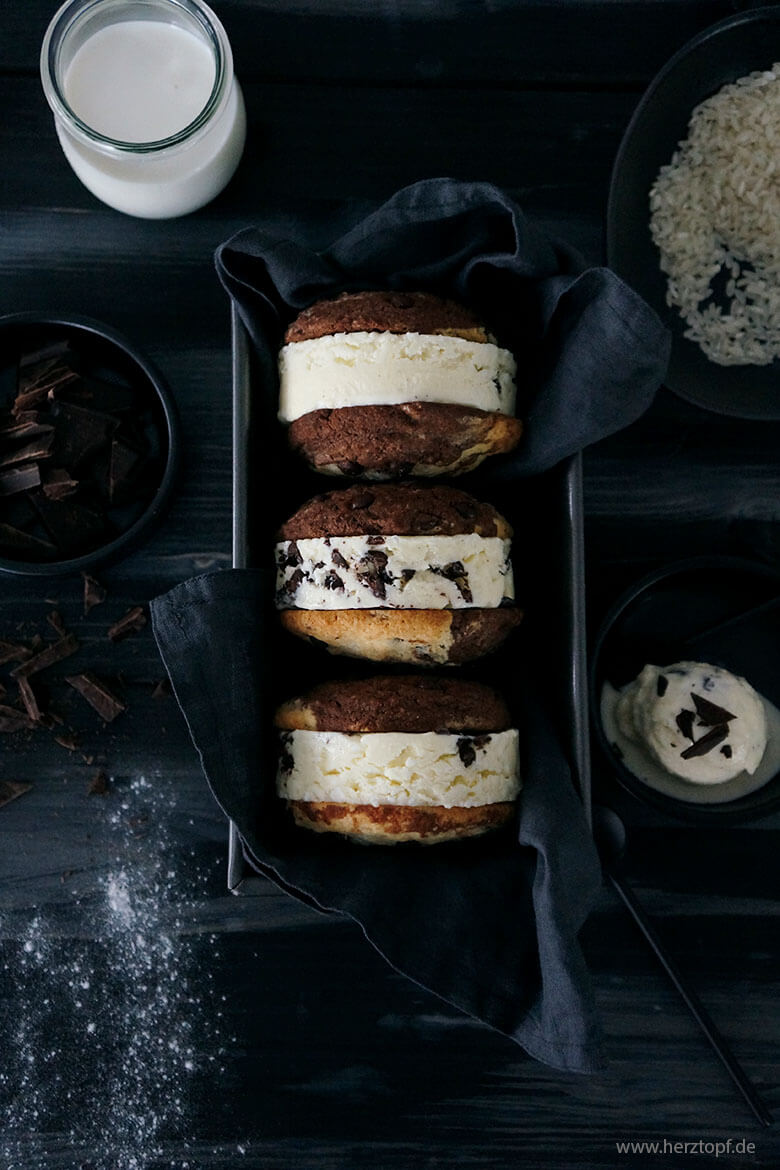 Milchreis Eis Sandwiches mit Reismehl und Schokolade (Werbung für ...