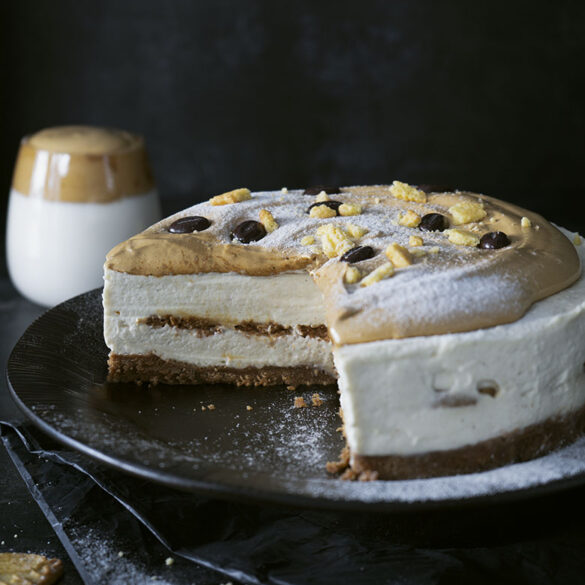 No Bake Dalgona Coffee Cheesecake mit Spekulatiusboden