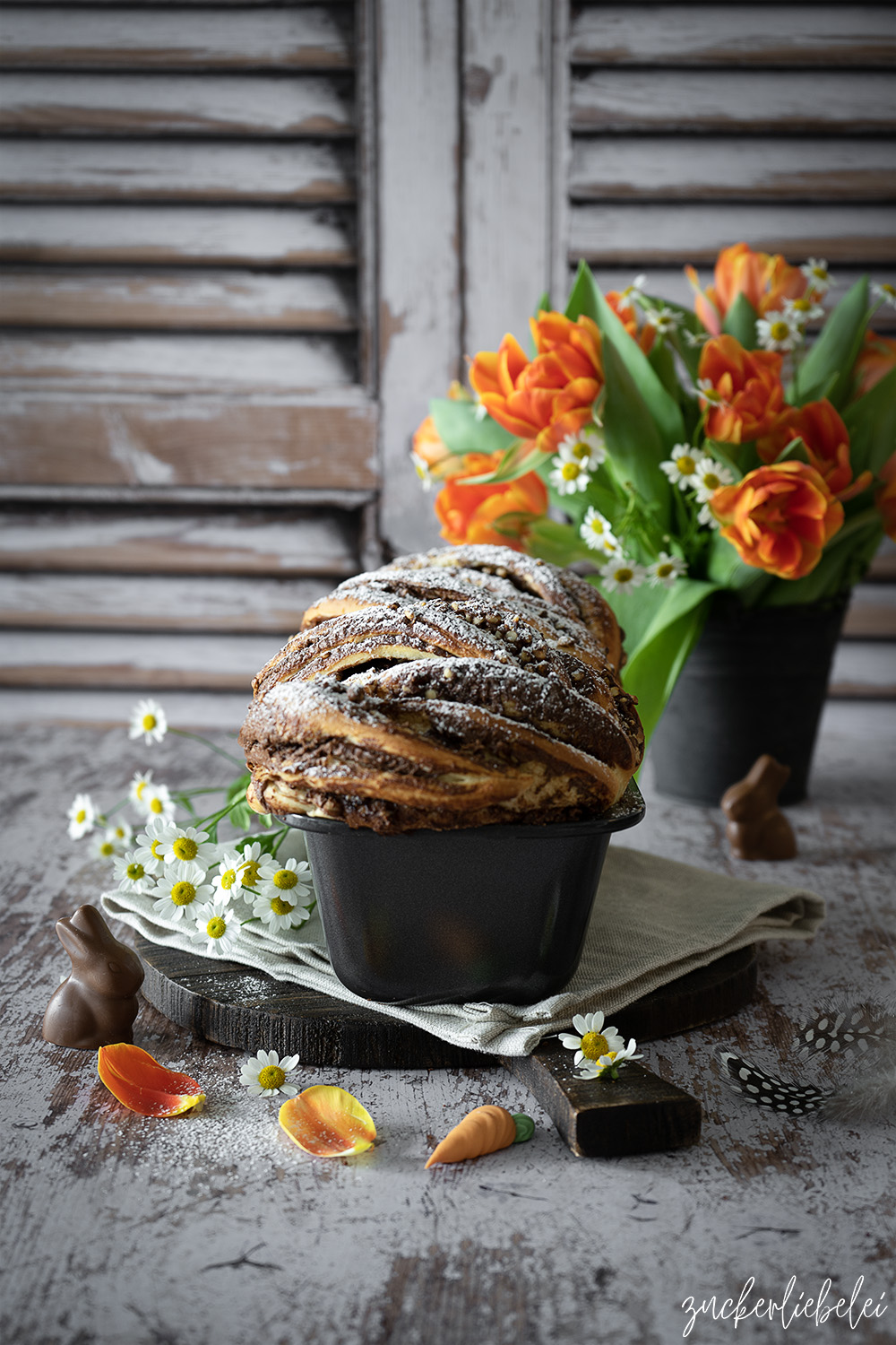 Nuss Nougat Babka mit Haselnüssen