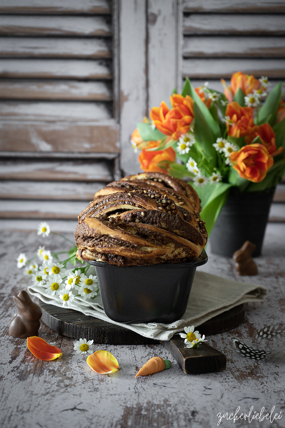 Nuss Nougat Babka mit Haselnüssen