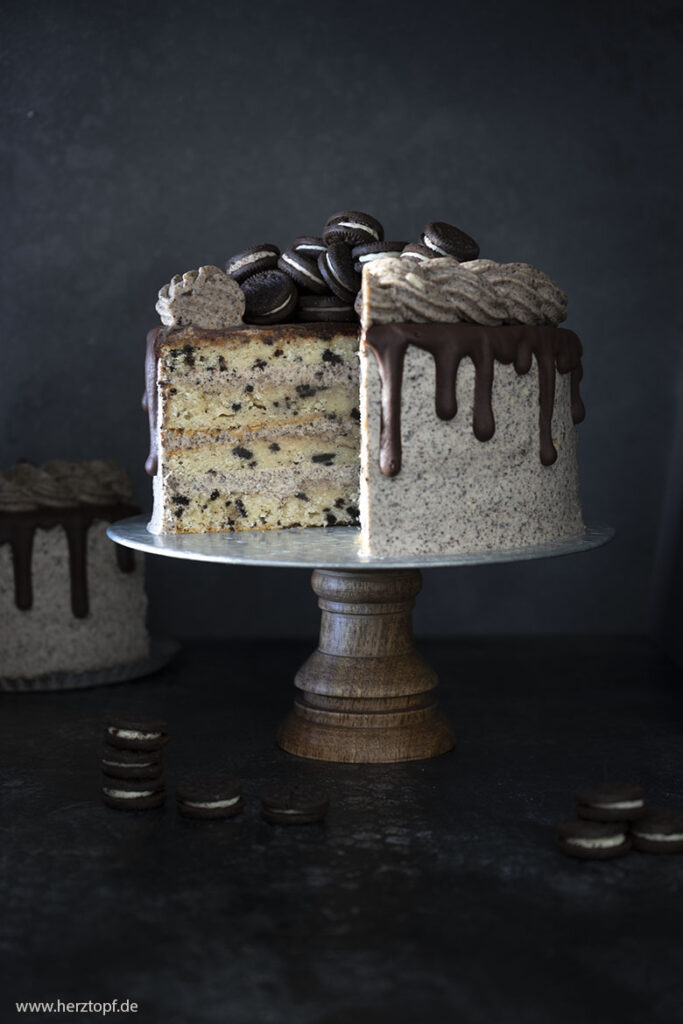 Oreo Drip Cake mit Oreo-Schokoladen-Creme (Werbung unbeauftragt)