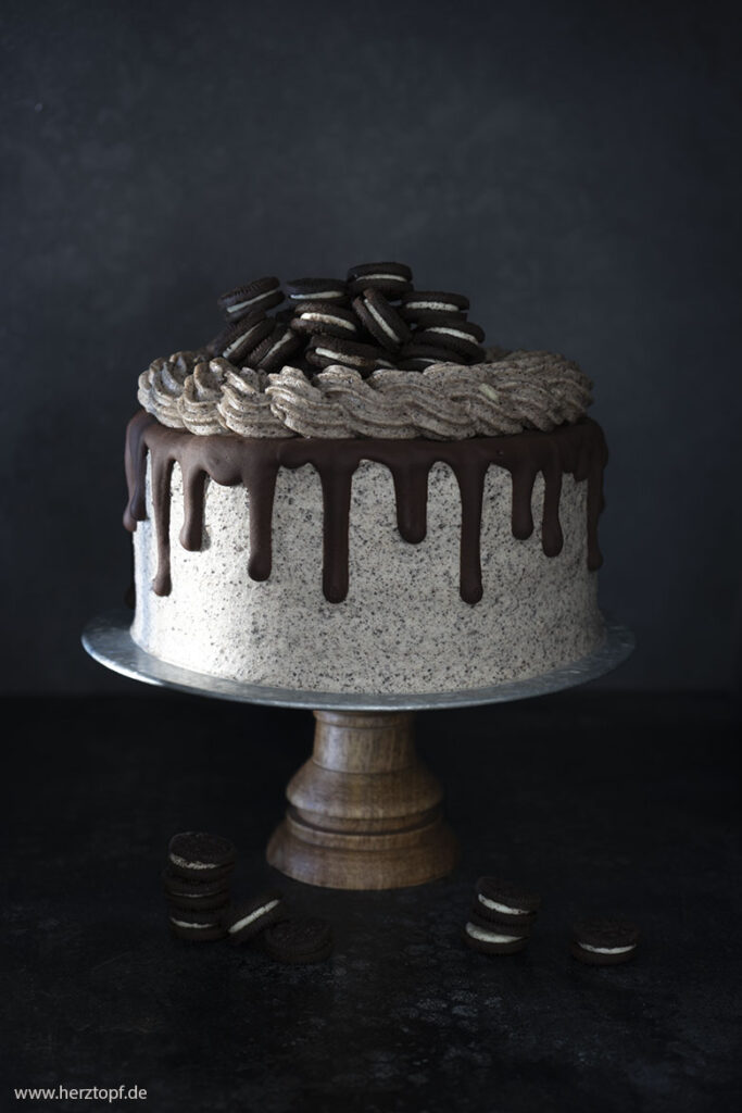 Oreo Drip Cake mit Oreo-Schokoladen-Creme (Werbung unbeauftragt)