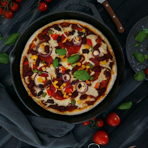 Pan Pizza nach Western Art mit Chorizo und Kidneybohnen | Pfannenpizza