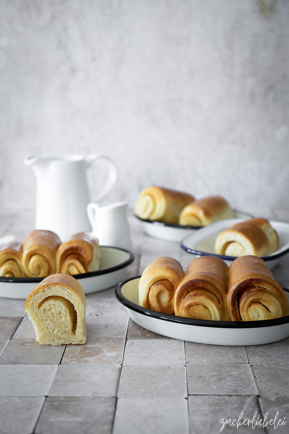 Parker House Rolls mit Honigbutter aus dem Airfryer oder Backofen