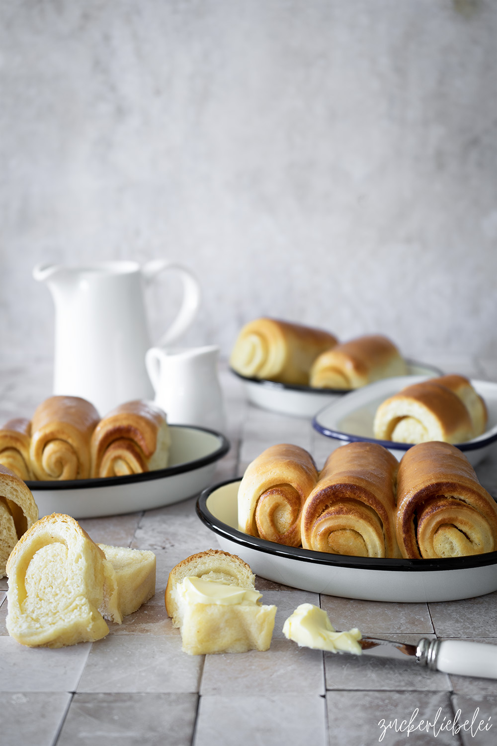 Parker House Rolls mit Honigbutter aus dem Airfryer oder Backofen