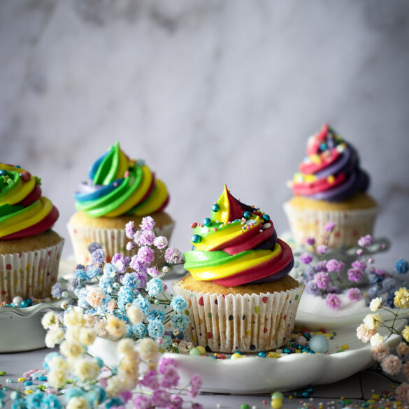 Mia's Piñata Cupcakes zum 7. Geburtstag | Überraschung Cupcakes