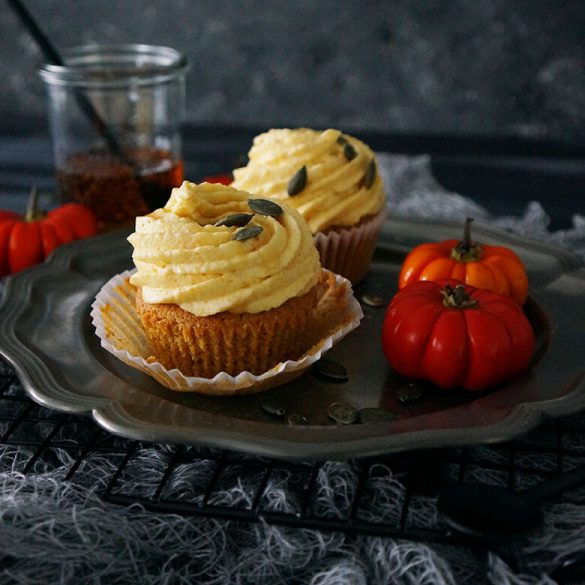 Pumpkin Spice Cupcakes | Kürbis-Cupcakes mit einer Kürbis-Buttercreme