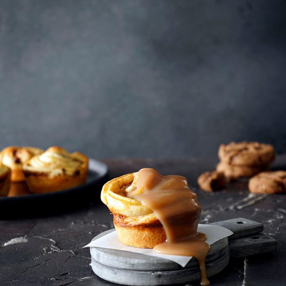 Salted Caramel Cruffins mit Chocolate Cookies