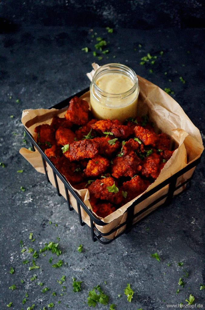 Scharfe Hähnchen Nuggets mit Honig-Senf-Dip