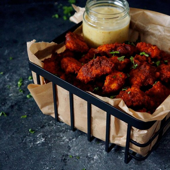 Scharfe Hähnchen Nuggets mit Honig-Senf-Dip