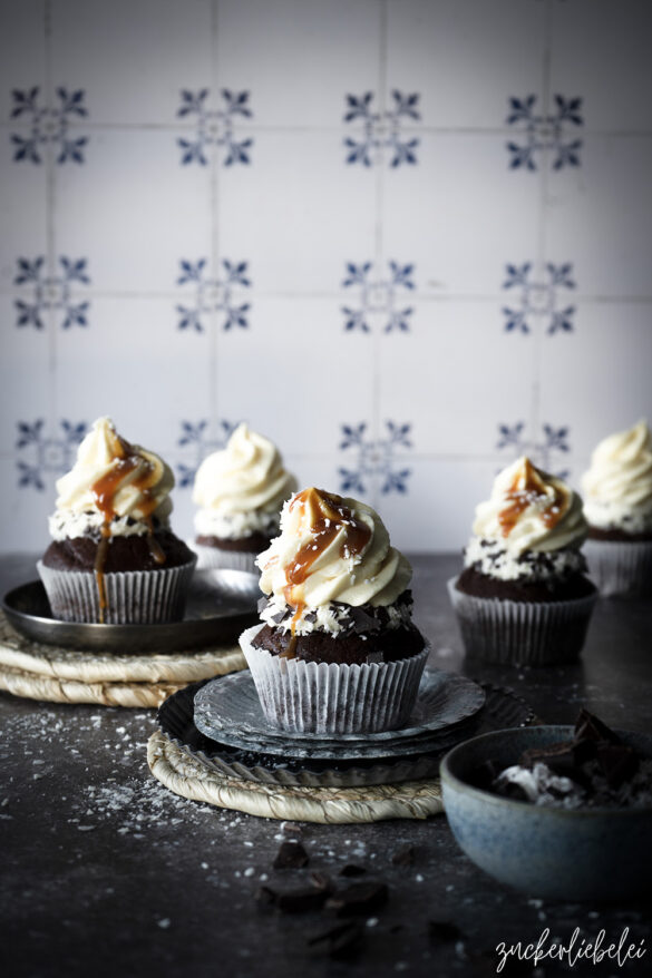 Schoko Cupcakes mit Kokos Karamellcreme | zuckerliebelei
