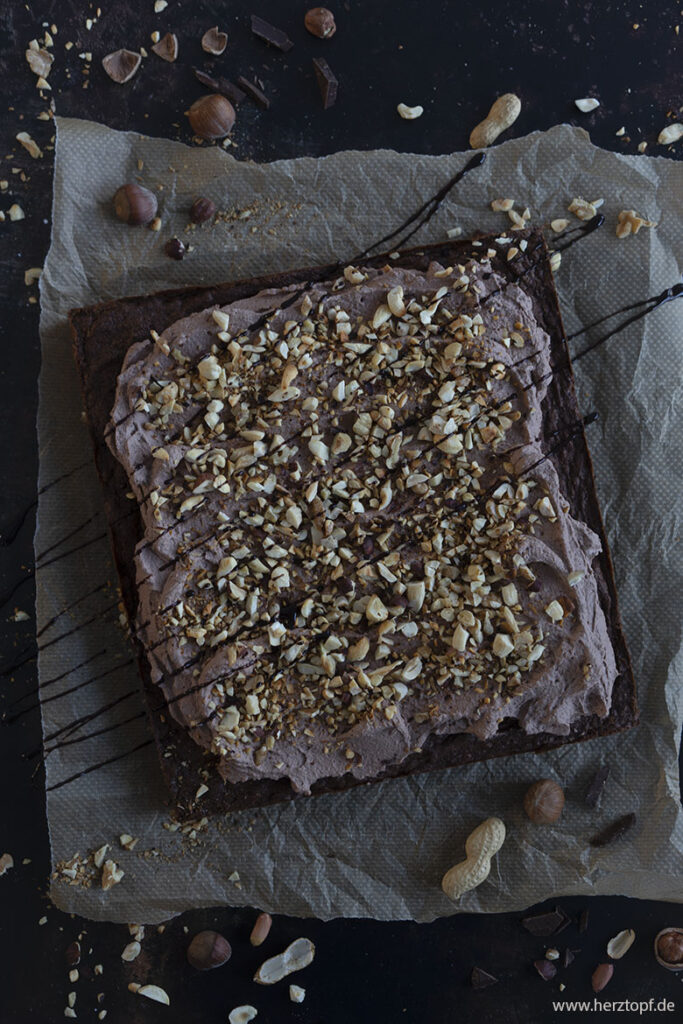 Schokoladen Brownies mit knackigem Nuss-Topping