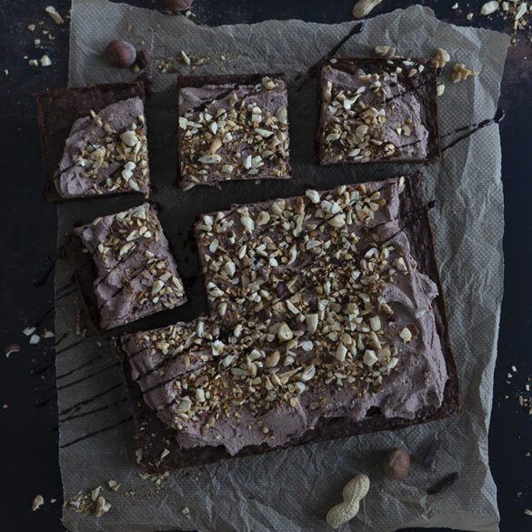 Schokoladen Brownies mit knackigem Nuss-Topping