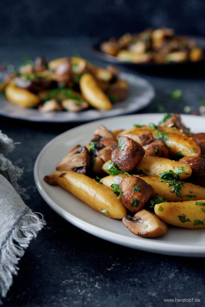 Schnelle One Pot Schupfnudelpfanne mit Champignons