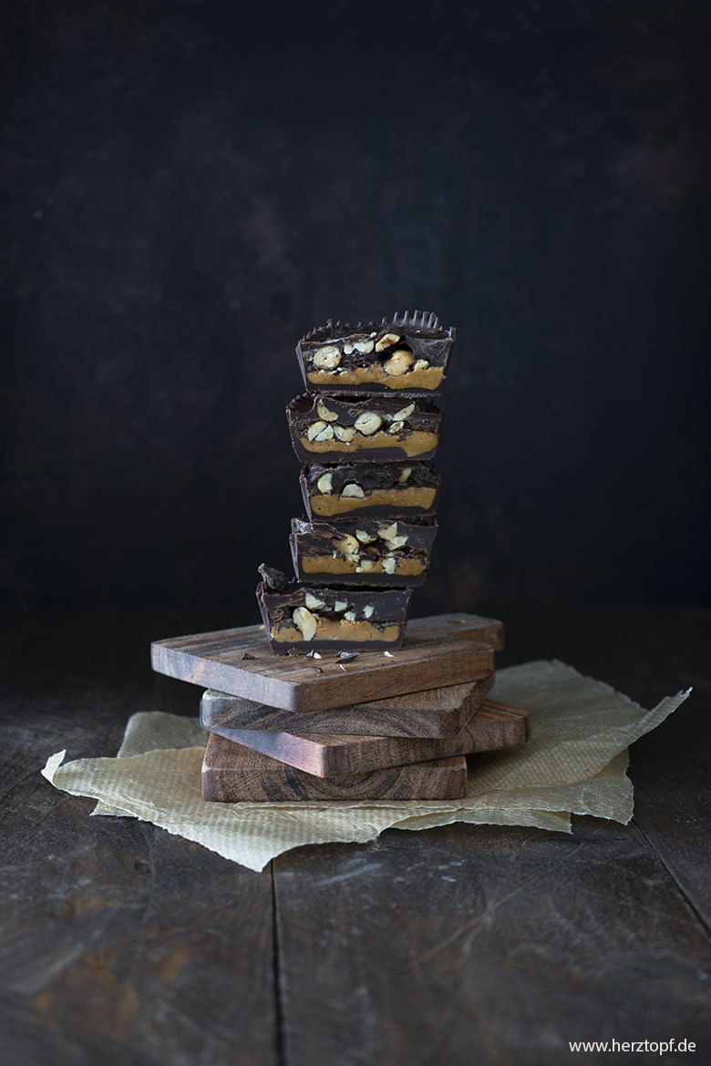 Super einfache Peanut Butter Cups mit Erdnuss-Crunch