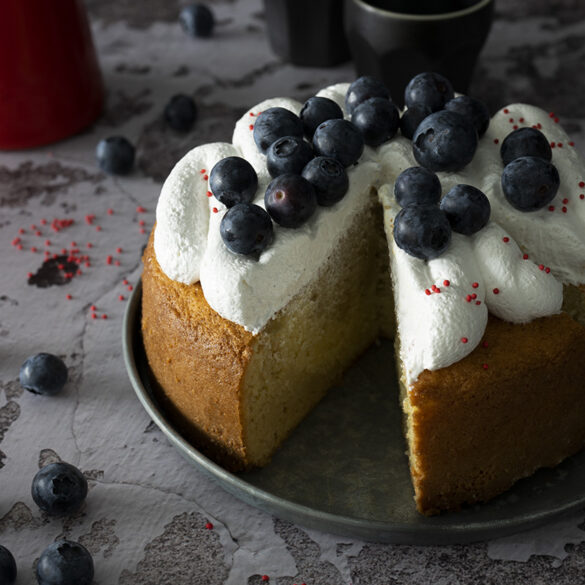 Super saftiger Milchkuchen mit Beeren