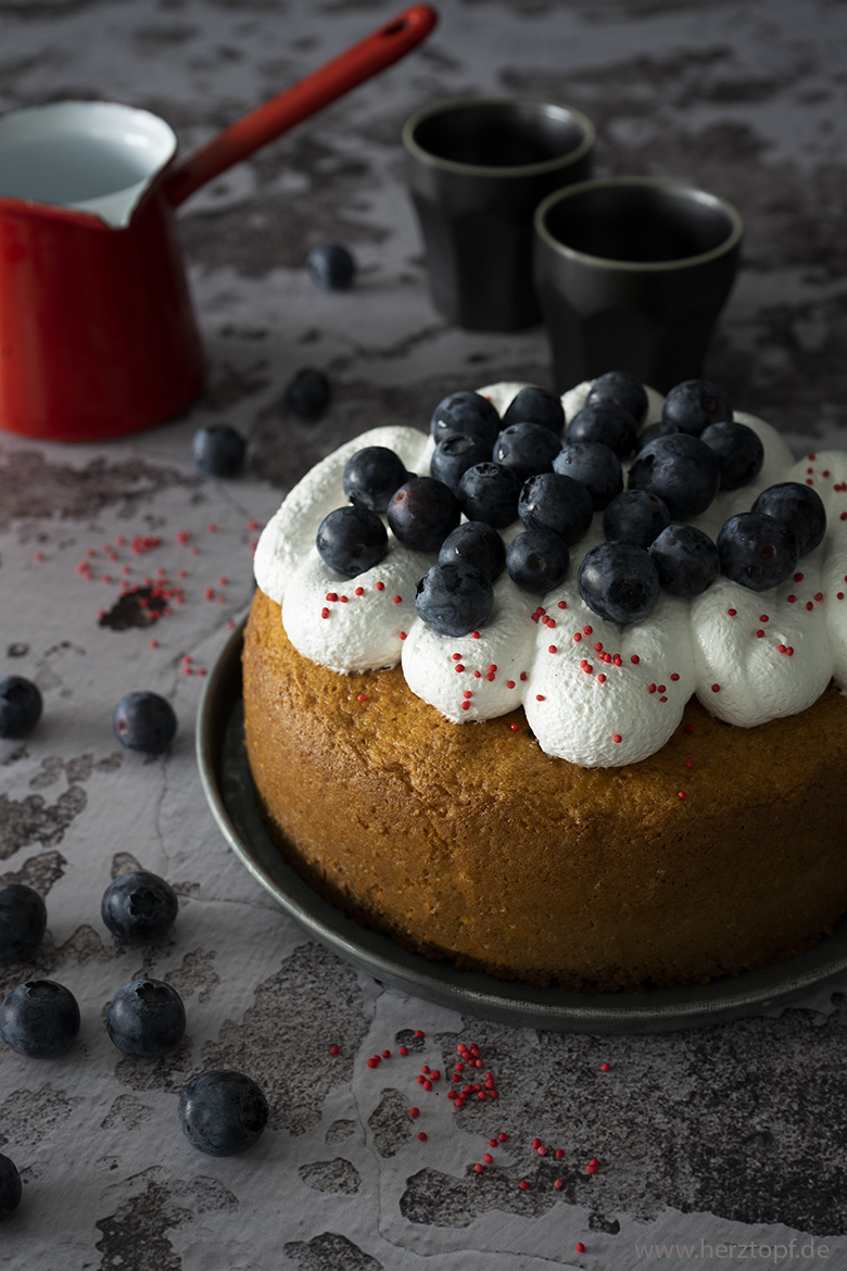 Super saftiger Milchkuchen mit Beeren