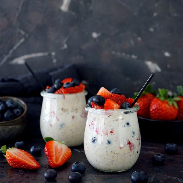 Vanille Mohn Overnight Oats mit Joghurt