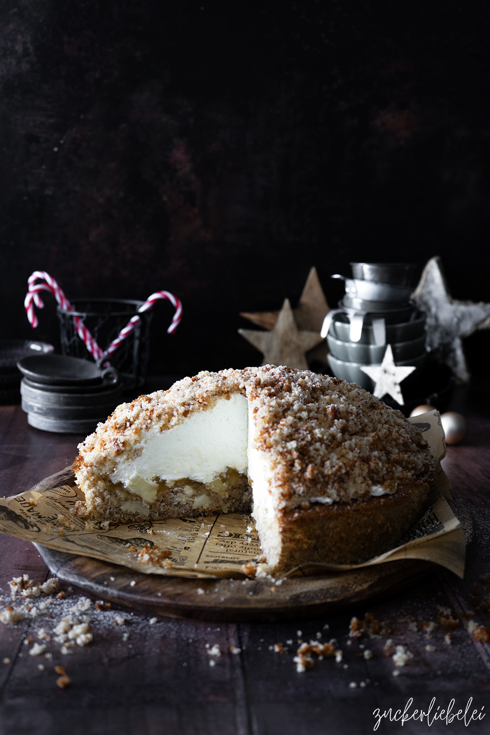 Weihnachtlicher Maulwurfkuchen mit Bratapfel